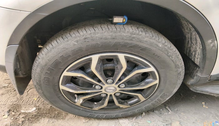 2015 Mahindra XUV500 W6, Diesel, Manual, 60,894 km, tyre