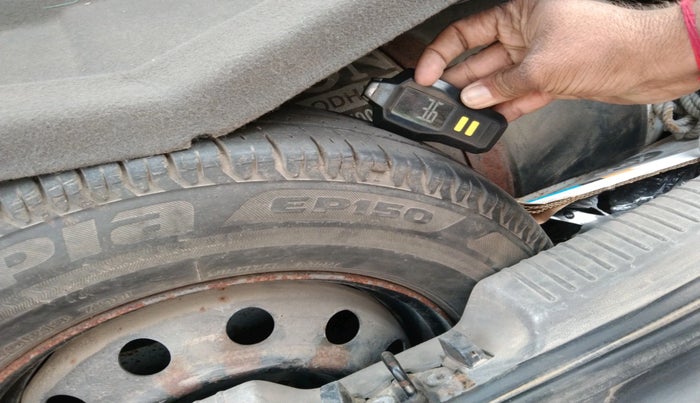 2013 Hyundai i10 SPORTZ 1.2, Petrol, Manual, 73,431 km, tyre