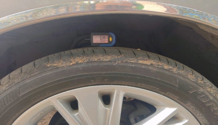 2020 Toyota Innova Crysta 2.4 ZX AT 7 STR, Diesel, Automatic, 78,165 km, tyre