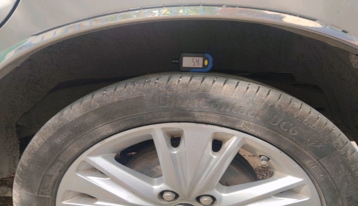 2020 Toyota Innova Crysta 2.4 ZX AT 7 STR, Diesel, Automatic, 78,165 km, tyre