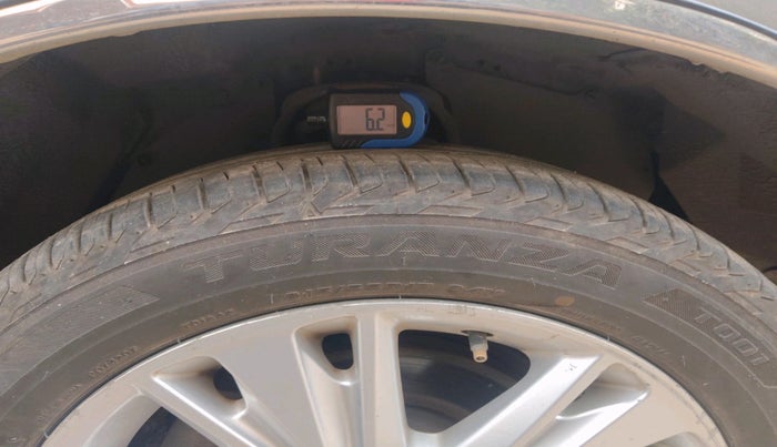 2020 Toyota Innova Crysta 2.4 ZX AT 7 STR, Diesel, Automatic, 78,165 km, tyre