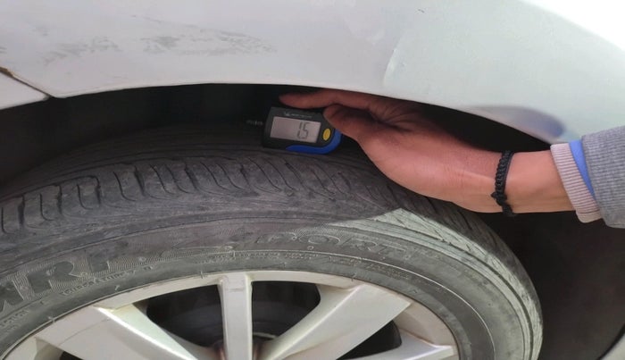 2015 Volkswagen Polo HIGHLINE1.5L, Diesel, Manual, 1,49,758 km, tyre