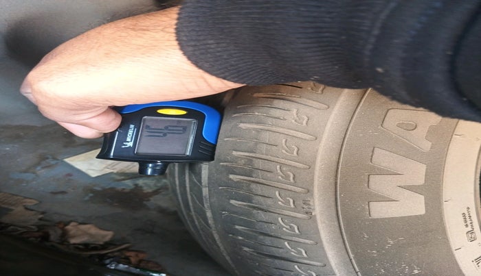 2016 Maruti Vitara Brezza VDI, Diesel, Manual, 96,789 km, tyre