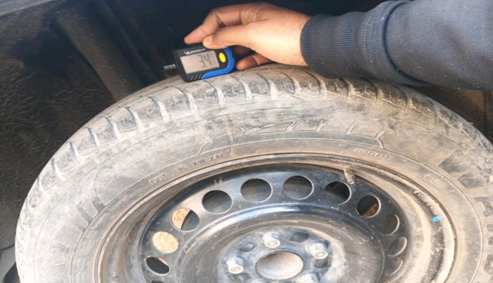 2016 Maruti Vitara Brezza VDI, Diesel, Manual, 96,789 km, tyre