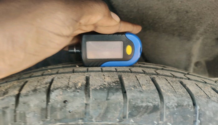 2021 Maruti XL6 ZETA MT, Petrol, Manual, 1,06,331 km, tyre