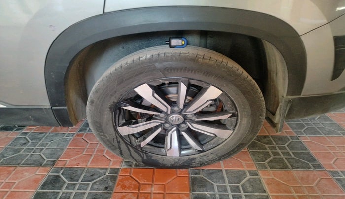 2019 MG HECTOR SHARP 2.0 DIESEL, Diesel, Manual, 1,31,833 km, tyre