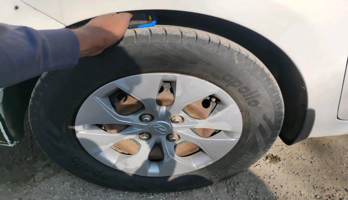 2016 Hyundai Xcent S 1.1 CRDI, Diesel, Manual, 1,53,060 km, tyre