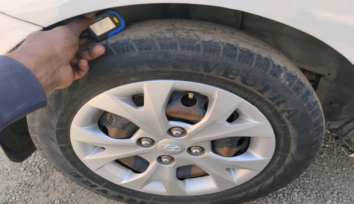 2016 Hyundai Xcent S 1.1 CRDI, Diesel, Manual, 1,53,060 km, tyre