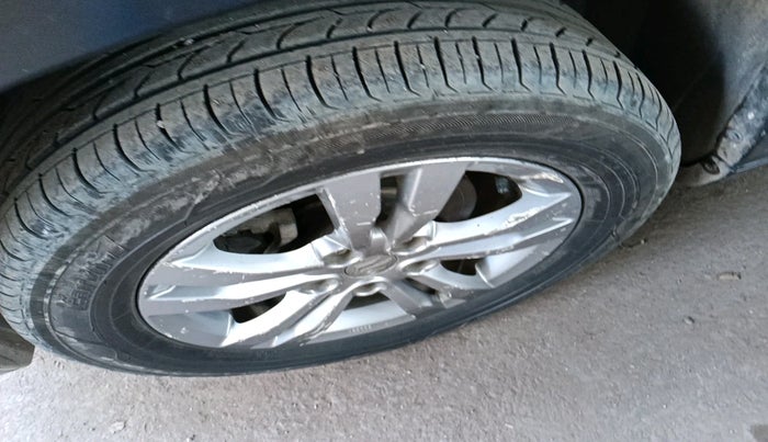 2017 Maruti Vitara Brezza ZDI, Diesel, Manual, 2,07,911 km, tyre