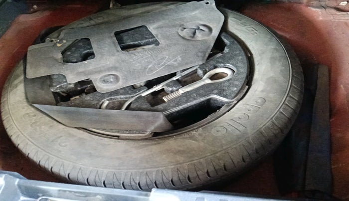 2017 Maruti Vitara Brezza ZDI, Diesel, Manual, 2,07,911 km, tyre