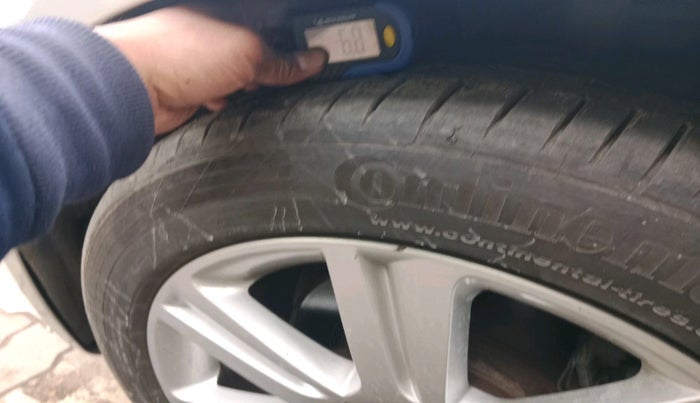 2011 Audi A4 2.0 TDI, Diesel, Automatic, 72,789 km, tyre