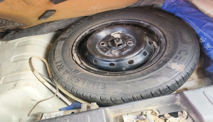 2019 Maruti Alto LXI, Petrol, Manual, 31,102 km, tyre