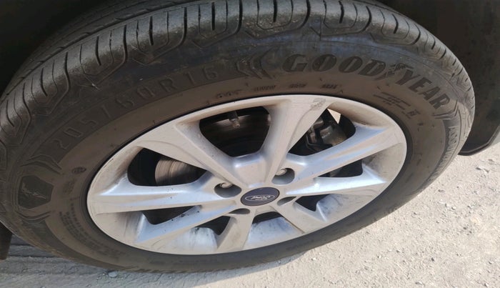 2019 Ford Ecosport TITANIUM 1.5L PETROL, Petrol, Manual, 1,47,197 km, tyre