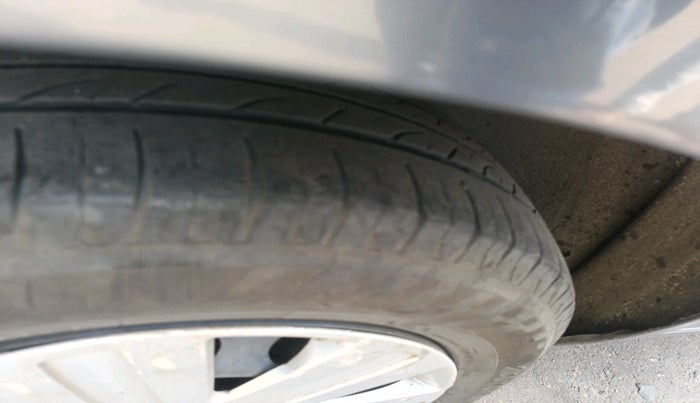 2011 Ford Figo TITANIUM 1.4 DIESEL, Diesel, Manual, 1,13,042 km, tyre