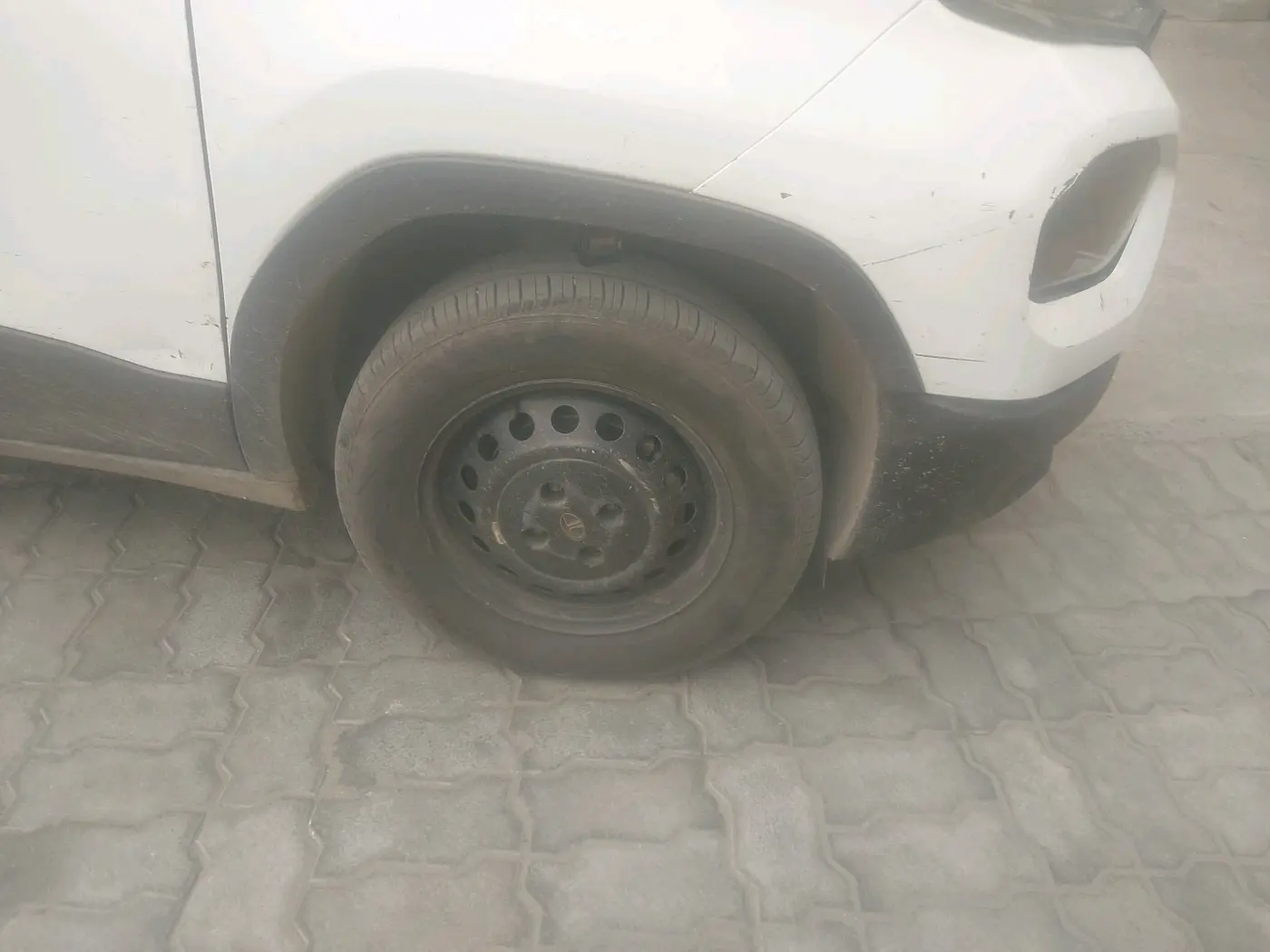 2023 Tata PUNCH PURE MT CNG, Petrol, Manual, 41,522 km, tyre