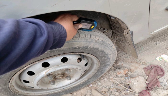 2011 Maruti Wagon R 1.0 LXI CNG, CNG, Manual, 95,000 km, tyre