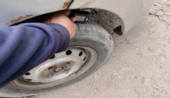 2011 Maruti Wagon R 1.0 LXI CNG, CNG, Manual, 95,000 km, tyre