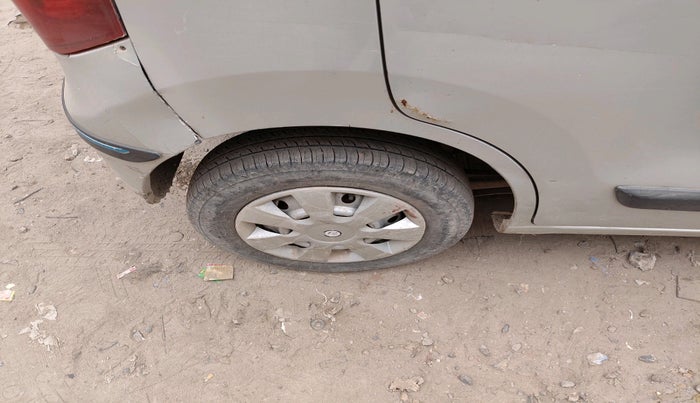 2011 Maruti Wagon R 1.0 LXI CNG, CNG, Manual, 95,000 km, tyre