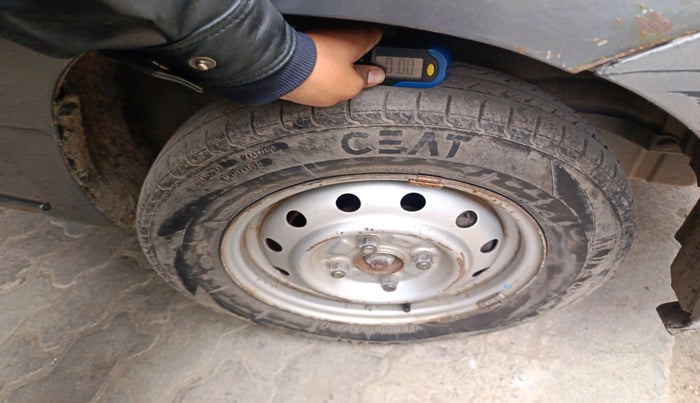 2018 Maruti Wagon R 1.0 LXI, Petrol, Manual, 28,111 km, tyre