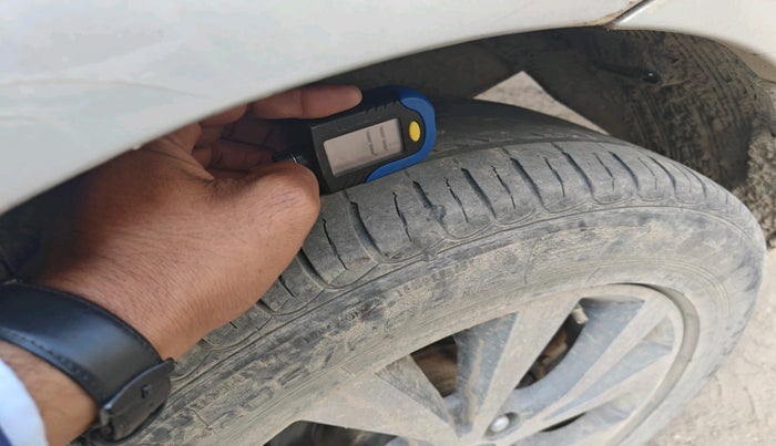 2013 Hyundai Verna FLUIDIC 1.6 CRDI SX, Diesel, Manual, 91,009 km, tyre