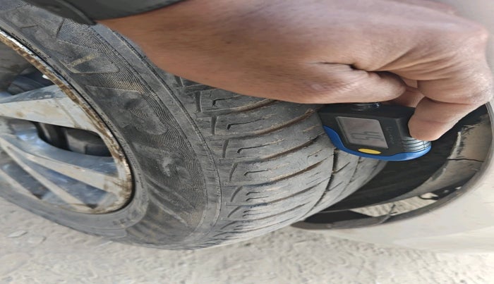 2013 Hyundai Verna FLUIDIC 1.6 CRDI SX, Diesel, Manual, 91,009 km, tyre