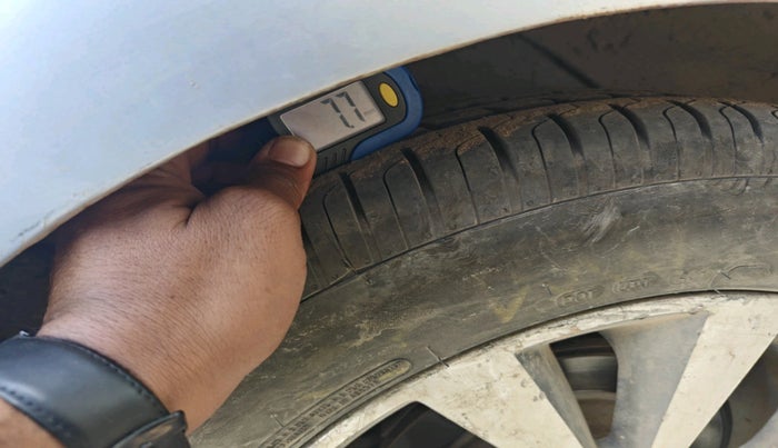 2013 Hyundai Verna FLUIDIC 1.6 CRDI SX, Diesel, Manual, 91,009 km, tyre