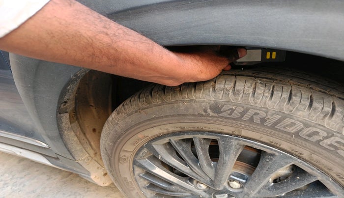 2021 Maruti XL6 ALPHA AT, Petrol, Automatic, 68,866 km, tyre