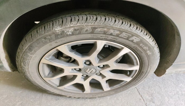 2022 Maruti XL6 ALPHA MT, Petrol, Manual, 33,005 km, tyre