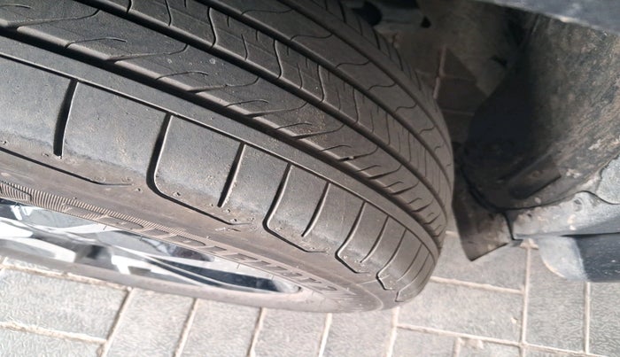 2025 Maruti Invicto ALPHA PLUS 7 STRONG HYBRID , Hybrid, Automatic, 11,683 km, tyre