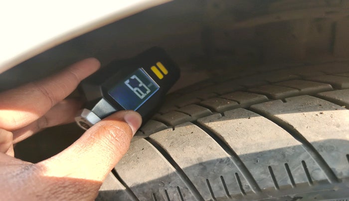 2015 Ford Figo TITANIUM 1.2 PETROL, Petrol, Manual, 47,818 km, tyre