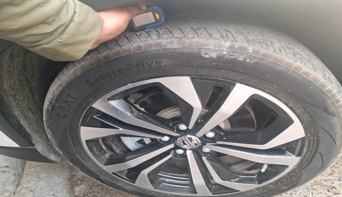 2023 MG HECTOR PLUS SHARP PRO 1.5 PETROL TURBO CVT 6 STR, Petrol, Automatic, 11,176 km, tyre