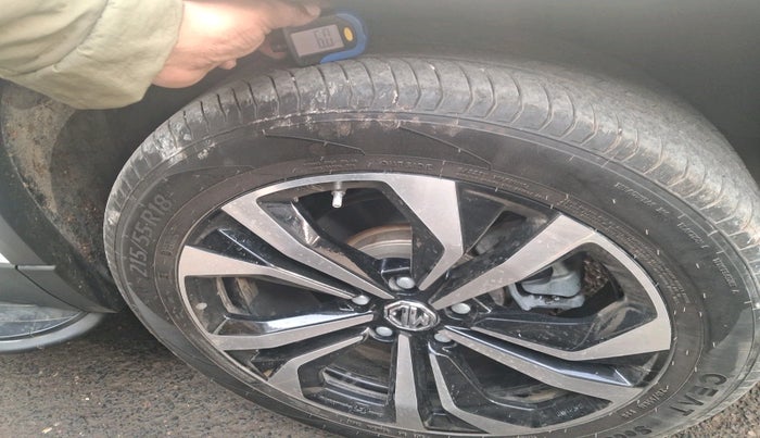 2023 MG HECTOR PLUS SHARP PRO 1.5 PETROL TURBO CVT 6 STR, Petrol, Automatic, 11,176 km, tyre