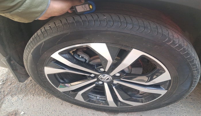 2023 MG HECTOR PLUS SHARP PRO 1.5 PETROL TURBO CVT 6 STR, Petrol, Automatic, 11,176 km, tyre