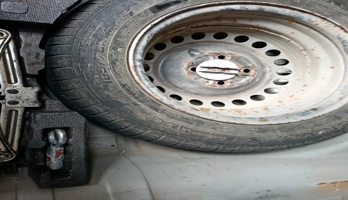 2015 Honda Amaze 1.2L I-VTEC S, Petrol, Manual, 49,995 km, tyre