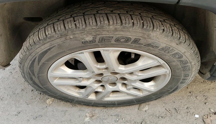 2018 Jeep Compass LIMITED (O) 2.0 DIESEL 4X4, Diesel, Manual, 1,14,704 km, tyre