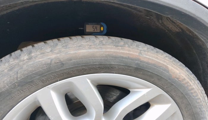 2012 BMW X3 XDRIVE 20D, Diesel, Automatic, 1,35,377 km, tyre