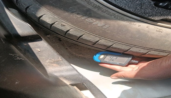 2015 Hyundai New Elantra 1.8 SX MT VTVT, Petrol, Manual, 76,677 km, tyre