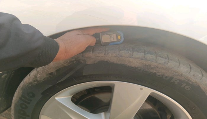 2015 Hyundai New Elantra 1.8 SX MT VTVT, Petrol, Manual, 76,677 km, tyre