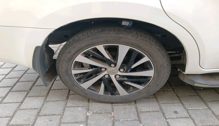 2022 Toyota Innova Crysta 2.7 ZX AT 7 STR, Petrol, Automatic, 36,120 km, tyre