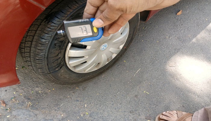 2014 Hyundai Eon ERA +, Petrol, Manual, 1,39,298 km, tyre