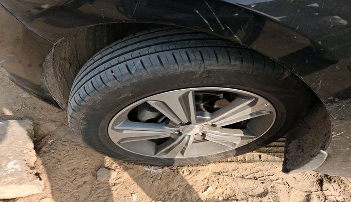 2018 Hyundai Verna 1.6 CRDI SX, Diesel, Manual, 80,951 km, tyre