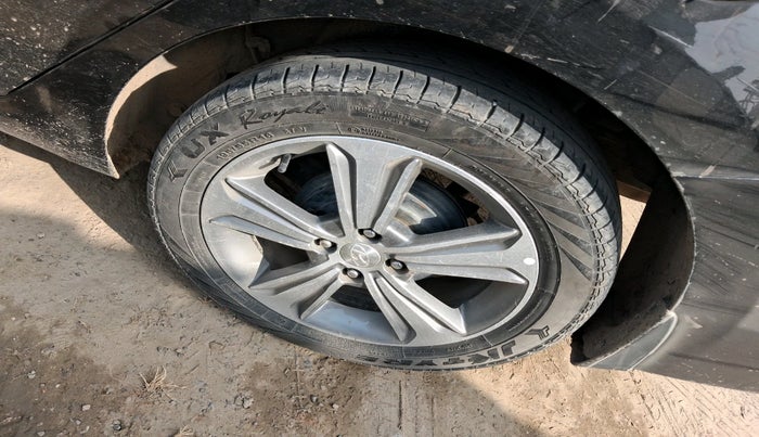 2018 Hyundai Verna 1.6 CRDI SX, Diesel, Manual, 80,951 km, tyre