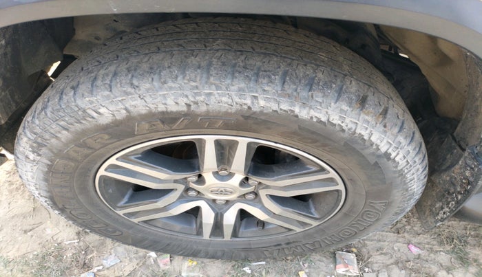 2018 Toyota Fortuner 2.8 4X2 AT, Diesel, Automatic, 1,17,116 km, tyre