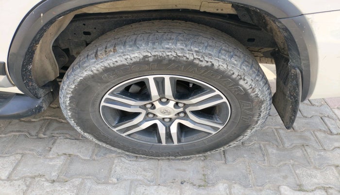 2018 Toyota Fortuner 2.8 4X2 AT, Diesel, Automatic, 1,17,116 km, tyre