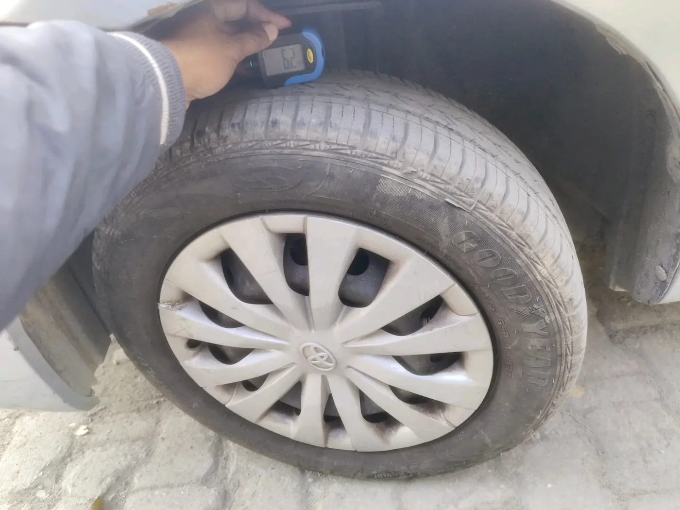 2011 Toyota Etios G, Petrol, Manual, 93,159 km, tyre