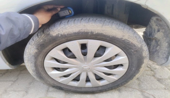 2011 Toyota Etios G, Petrol, Manual, 93,159 km, tyre