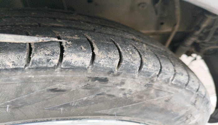 2013 Ford Figo TITANIUM 1.4 DIESEL, Diesel, Manual, 1,35,935 km, tyre