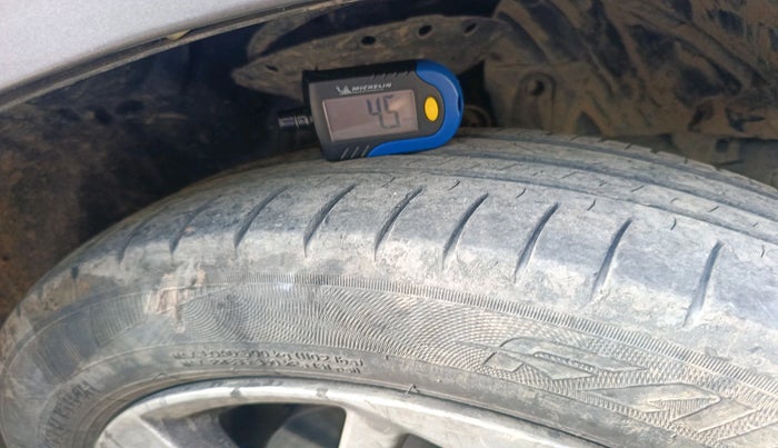 2017 Honda Jazz 1.2L I-VTEC V, Petrol, Manual, 69,198 km, tyre