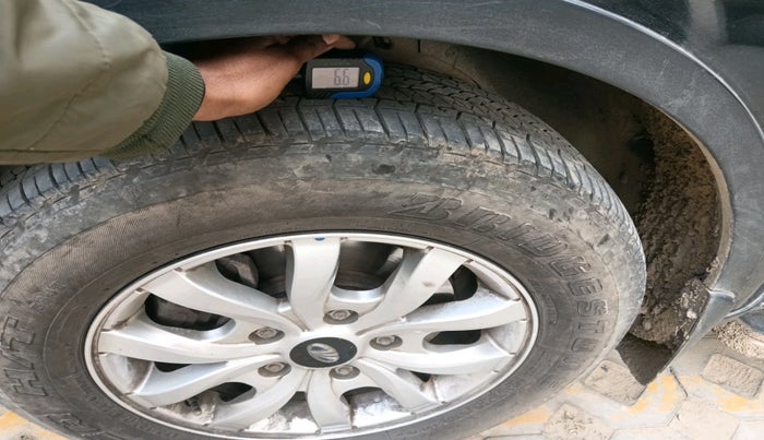 2019 Mahindra XUV500 W7, Diesel, Manual, 1,20,158 km, tyre