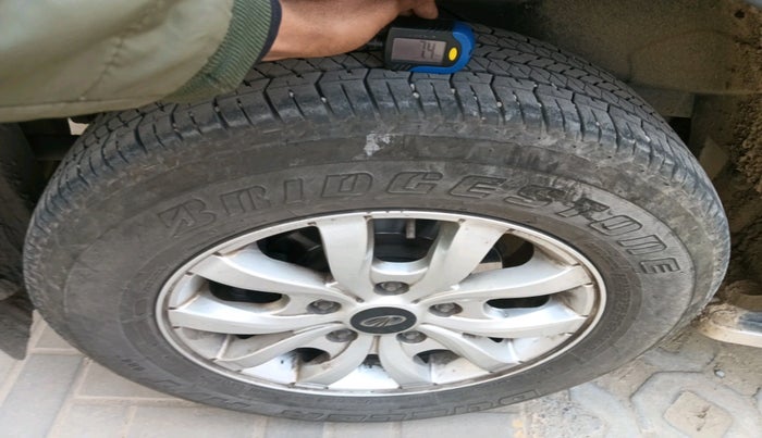 2019 Mahindra XUV500 W7, Diesel, Manual, 1,20,158 km, tyre